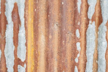 O kadar eski bir çarşaf ki paslanmış..