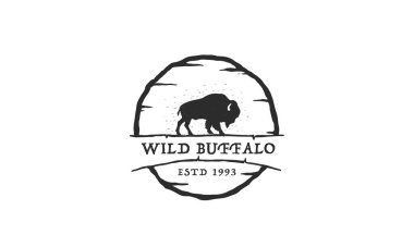 Wild Buffalo Vintage Logo Tasarımı. Bizon Boğası Angus Silueti Vintage Retro Logosu, Buffalo Yetiştiricileri Vektör İllüstrasyonu.