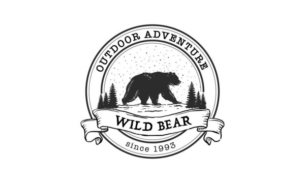 Винтажный логотип дикой природы. Ручной рисунок в стиле ретро на открытом воздухе эмблема приключений, значок, элементы дизайна, шаблон логотипа. векторная иллюстрация
