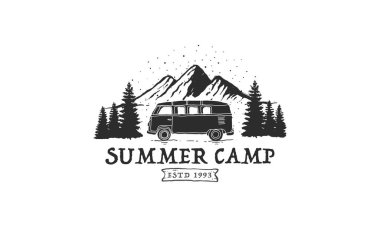 Vintage kamp ya da turizm logosu tasarımı, grange baskı damgası, vektör