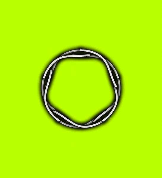 青の背景に影のある緑と黄色の金属の鎖 — ストック写真