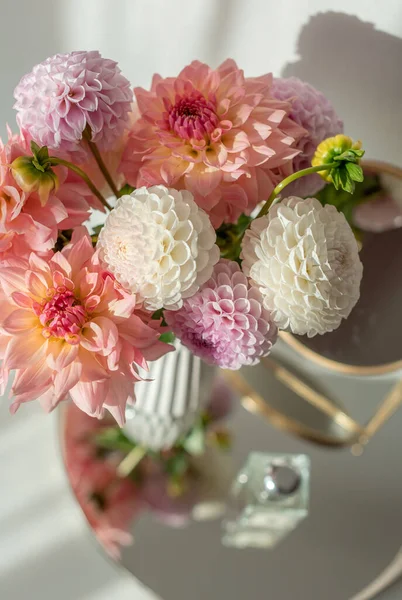 Прекрасний Букет Квітів Весна Далії — стокове фото