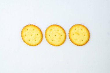 Bir yığın lezzetli buğday sarı bisküvi.