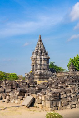 Prambanan tapınağı harabeleri ya da Endonezya 'daki Candi Prambanan. UNESCO Miras ve Turizm Gidilecek Yer