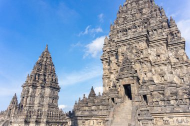 Prambanan tapınağı harabeleri ya da Endonezya 'daki Candi Prambanan. UNESCO Miras ve Turizm Gidilecek Yer