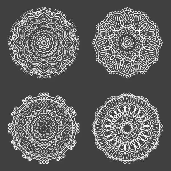 Colección Cuatro Diseños Decorativos Mandala — Vector de stock