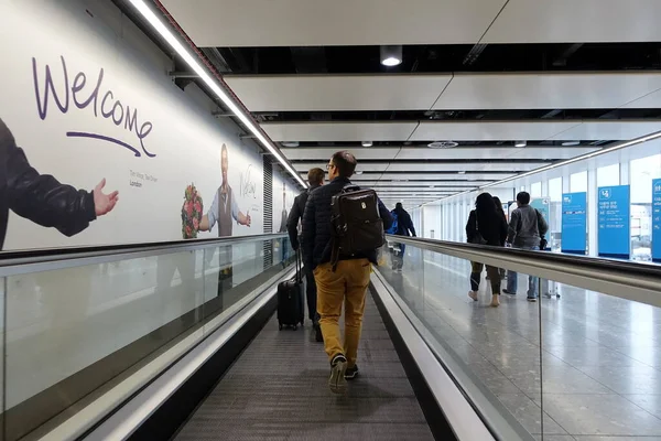 ヒースロー空港で8月の22 2019で英国 ロンドン 英国のヒースロー空港は乗客数でヨーロッパで最も忙しい空港です — ストック写真