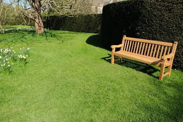 平和的な英語庭園 — ストック写真