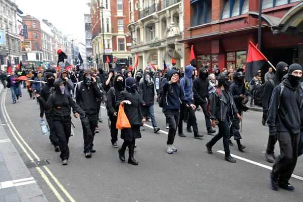 Группа Протестующих Взорвала Дымовую Бомбу Центральной Улице Лондона Время Большого — стоковое фото