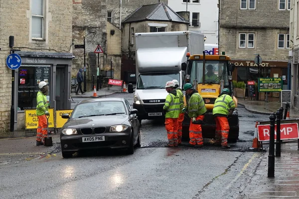Bradford Avon March 2018 Road Workers Repairing Road Surface Roadworks — Stock Photo, Image