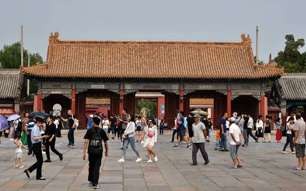 Пекін Китай Червня 2019 Натовп Туристів Відвідує Історичне Заборонене Місто — стокове фото