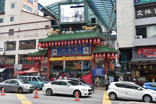 Mensen Shoppen Petaling Street Markt Maleisische Hoofdstad Chinatown Juni 2015 — Stockfoto