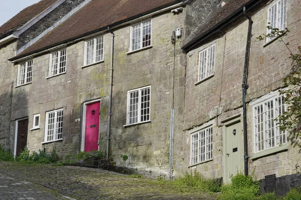 Buitenaanzicht Van Traditionele Stenen Huizen Straat Een Engelse Stad — Stockfoto