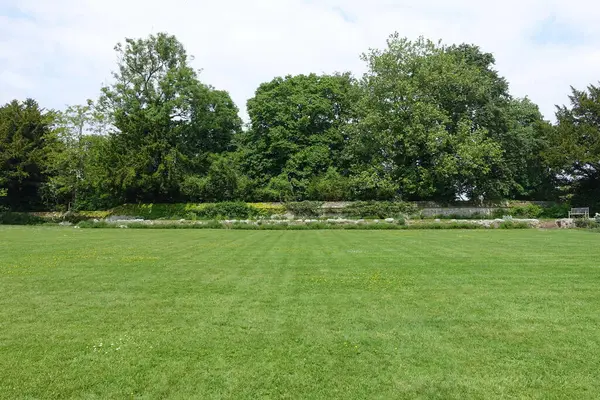 Vue Panoramique Jardin Paysager Spacieux Style Anglais Attrayant Avec Une Images De Stock Libres De Droits