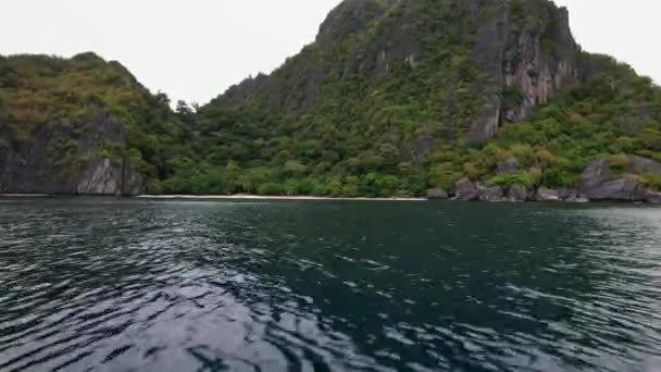 필리핀 사진은 낙원의 매혹적 아름다움을 수정처럼 청록색 에서부터 원시적 모래에 — 비디오
