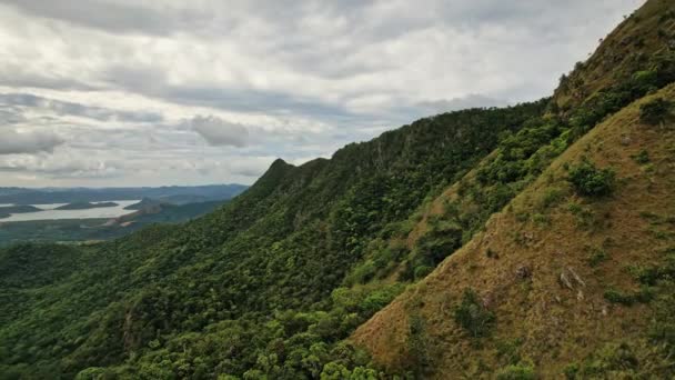 Запись Беспилотника Горах Филиппин Можем Видеть Красивые Зеленые Желтые Горы — стоковое видео