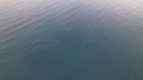 Запись Беспилотника Филиппинах Видим Шумная Лодка Оттаявшей Крышей Стоит Якоре — стоковое видео