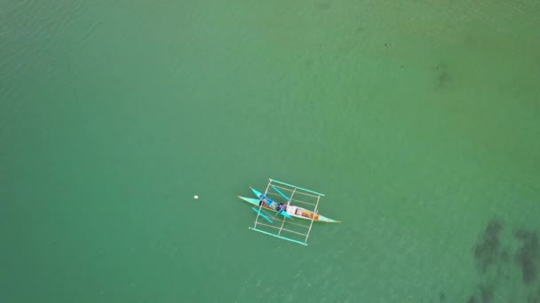 Drönarbilder Båt Filippinerna Kan Levande Tropisk Båt Med Ett Halmtak — Stockvideo