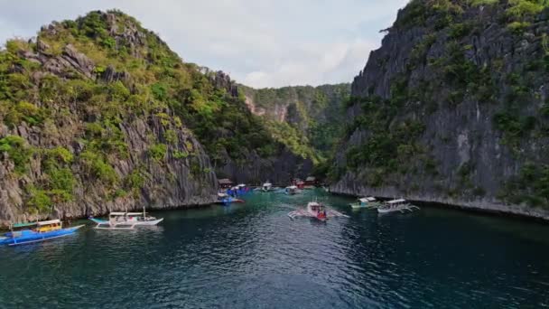 Στιγμιότυπο Ενός Σκάφους Στις Φιλιππίνες Μπορούμε Δούμε Ένα Ζωντανό Τροπικό — Αρχείο Βίντεο
