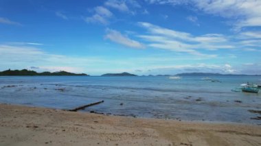 Filipinler sahillerinin insansız hava aracı görüntüleri bu tropik cennetin büyüleyici güzelliğini yakalar. Kristal berraklığında turkuaz sulardan el değmemiş beyaz kumlu kıyılara.