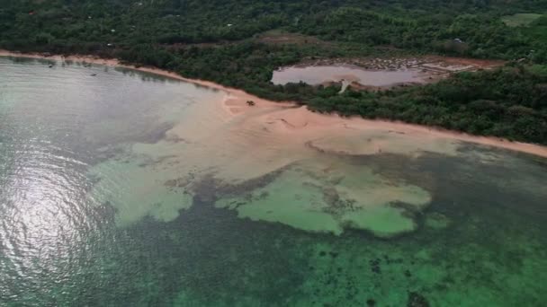Съемки Беспилотника Филиппинских Пляжей Захватывают Завораживающую Красоту Этого Тропического Рая — стоковое видео