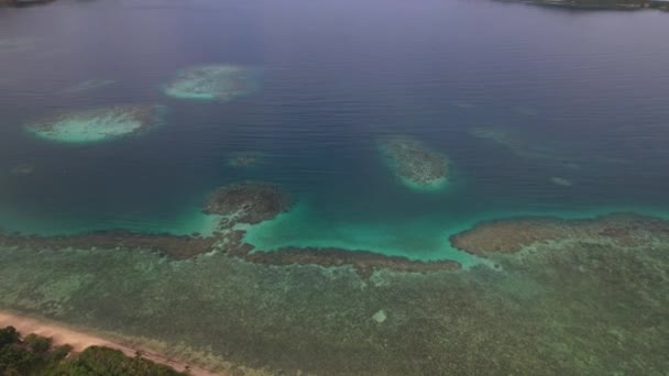 Flygdrönare Bilder Främst Recife Filippinerna Bred Utsikt Över Bukten Med — Stockvideo