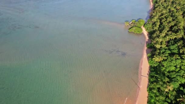 Drohnenaufnahmen Von Meer Insel Und Strand Wir Machen Eine 360 — Stockvideo