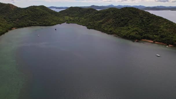 Drone Beelden Van Kustlijn Coron Filippijnen Doen Een Dolly Beweging — Stockvideo