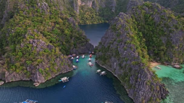 Filmagem Drones Lago Baracuda Nas Filipinas Zoom Para Ver Entrada — Vídeo de Stock