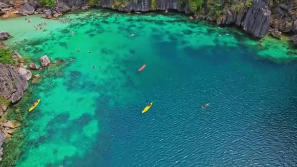 Nagranie Drona Twin Lagoon Filipinach Szeroki Widok Jedną Lagunę Turkusowymi — Wideo stockowe