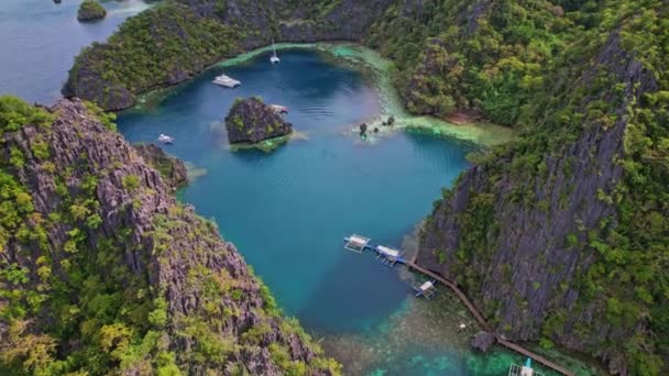 Filmagem Drones Lago Kayangan Nas Filipinas Vista Olho Pássaro Lagoa — Vídeo de Stock