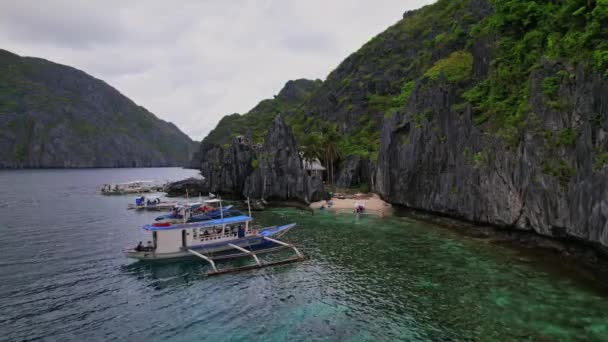 Nagranie Dronów Tajnej Lagunie Filipinach Ruch Lalek Ukazujący Wyspę Plażę — Wideo stockowe