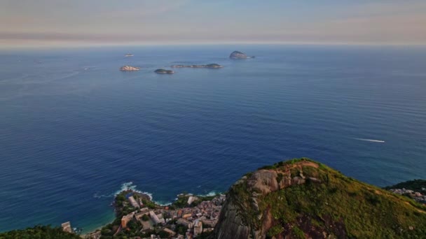 Drone Filmagem Das Montanhas Dois Irmaos Localizada Rio Janeiro Brasil — Vídeo de Stock