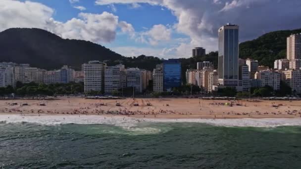 Drone Footage Copacabana Beach Rio Janeiro Brazil Video Starts Facing — Stock Video