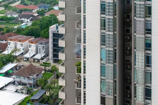 Fire accident on residential high-rise buildings caused by air conditioning