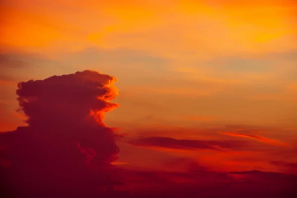 Солнечный Свет Облаках Вызывает Красивую Природу — стоковое фото