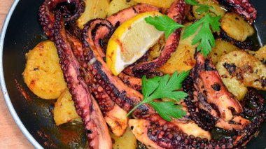 Klasik bir Yunan yemeği denemek istersen, ahtapot şart.! 