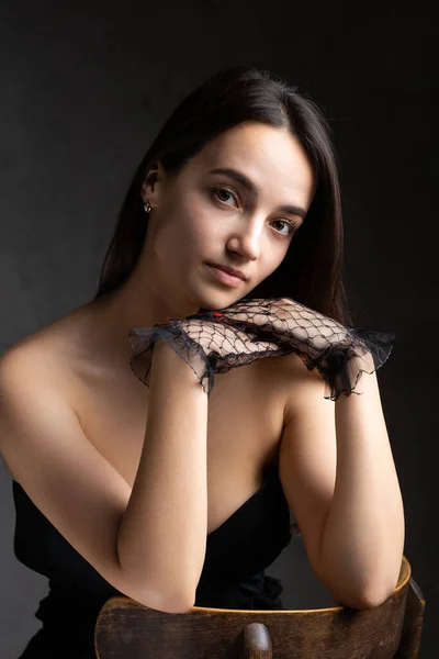 Classic Dark Studio Portrait Young Brunette Woman Black Clothes Who — Stockfoto