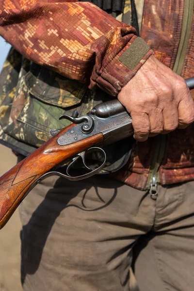 Mature Man Hunter Gun While Walking Field — Stock Photo, Image