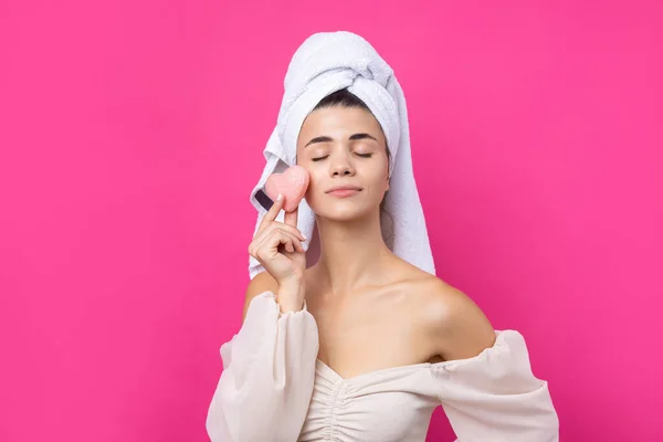 Beautiful Cheerful Attractive Girl Towel Her Head Holds Sponge Form — Stockfoto