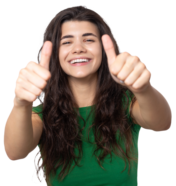 Çekici, şaşırmış bir kızın baş parmağını gösteren yakın plan portresi. Başarı şans konsepti.