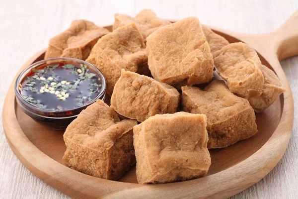 Smažené Tofu Sýr Dřevěném Pozadí — Stock fotografie