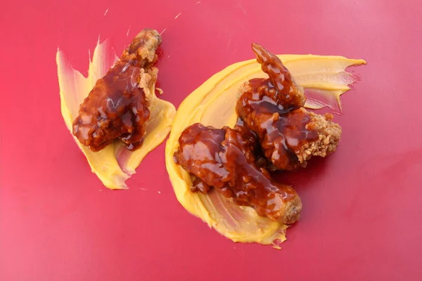 炸鸡的烹饪照片 — 图库照片