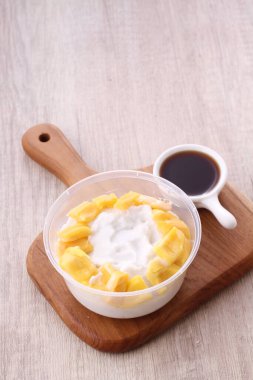 Takjil is a general term for snacks that are eaten shortly after breaking the fast, usually in the form of sweet foods such as banana compote, fruit soup, mixed ice, and so on.