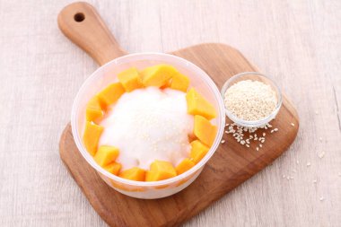 Takjil is a general term for snacks that are eaten shortly after breaking the fast, usually in the form of sweet foods such as banana compote, fruit soup, mixed ice, and so on.