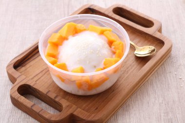 Takjil is a general term for snacks that are eaten shortly after breaking the fast, usually in the form of sweet foods such as banana compote, fruit soup, mixed ice, and so on.