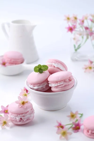 Eine Macaron Oder Französische Makrone Ist Eine Süßigkeit Auf Baiser — Stockfoto