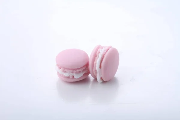 通心粉或法国通心粉是以蛋白 杏仁粉和食品着色制成的甜味蛋白甜食 — 图库照片