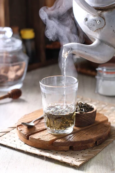 Hot Telang Flower Tea Clear Glass — Stockfoto