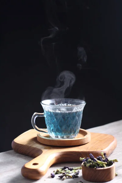 Hot Telang Flower Tea Clear Glass — Stock Photo, Image